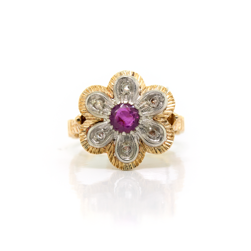 Ruby Flower Ring - vintage